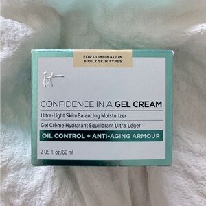 IT Cosmetics- Confidence in a gel cream 2 FL oz